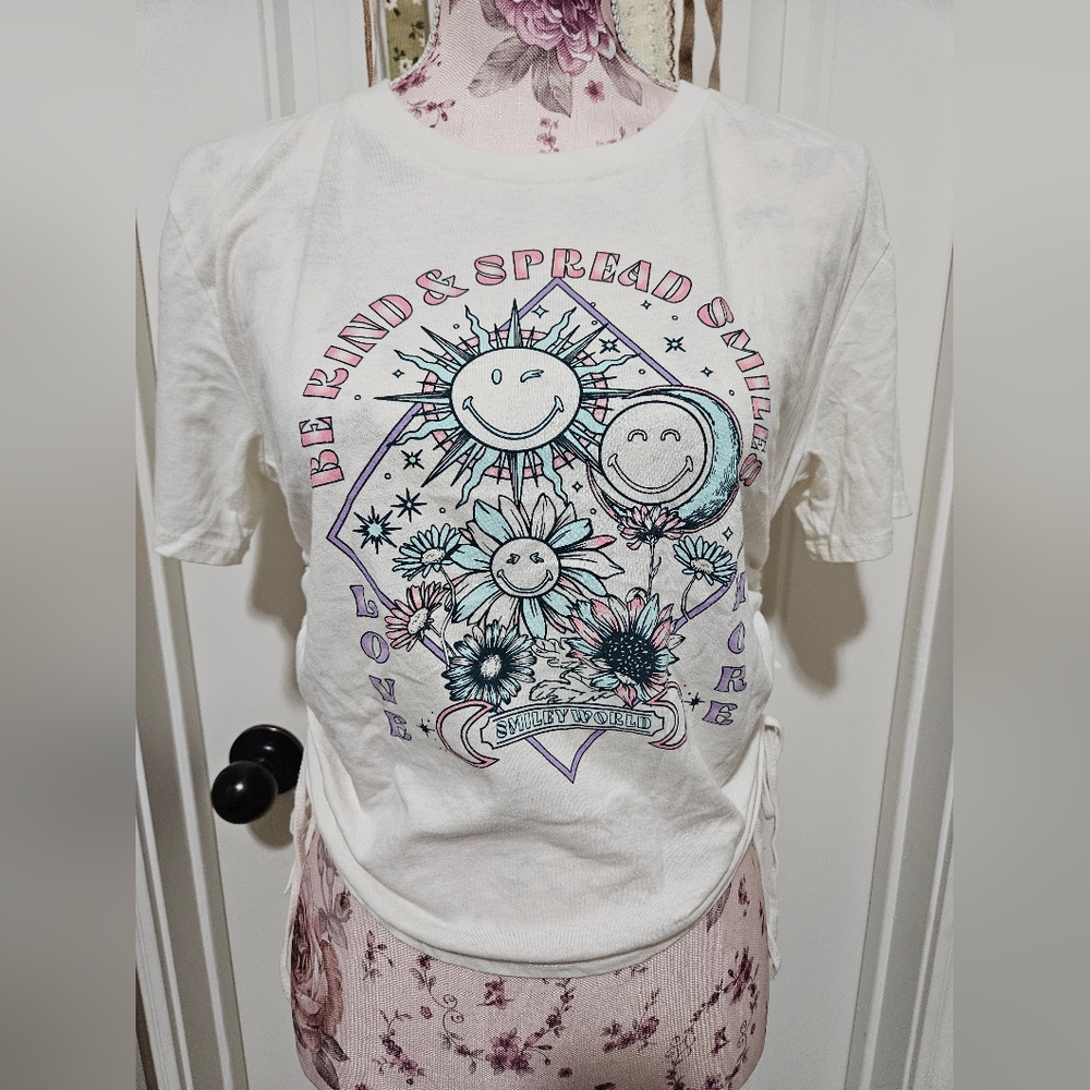 Grphic Tee Bundle - Picture 2 of 12